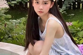 我在hl黑料app里花了整整一个下午，觉得自己变成了“瓜专家”！