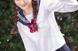 吃瓜大本营正在登录，如果生活真的能这么轻松就好了……