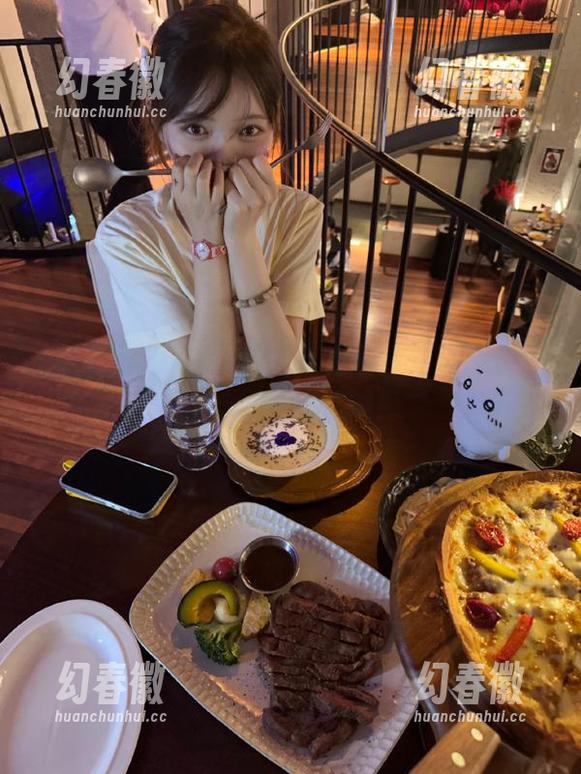 黑料福利苹果版：一边吃瓜一边与黑暗谈情啊！