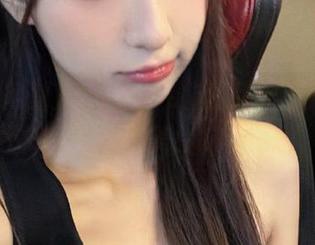 一边刷ios上的黑料网站，一边不知不觉陷入美女的‘深渊’！